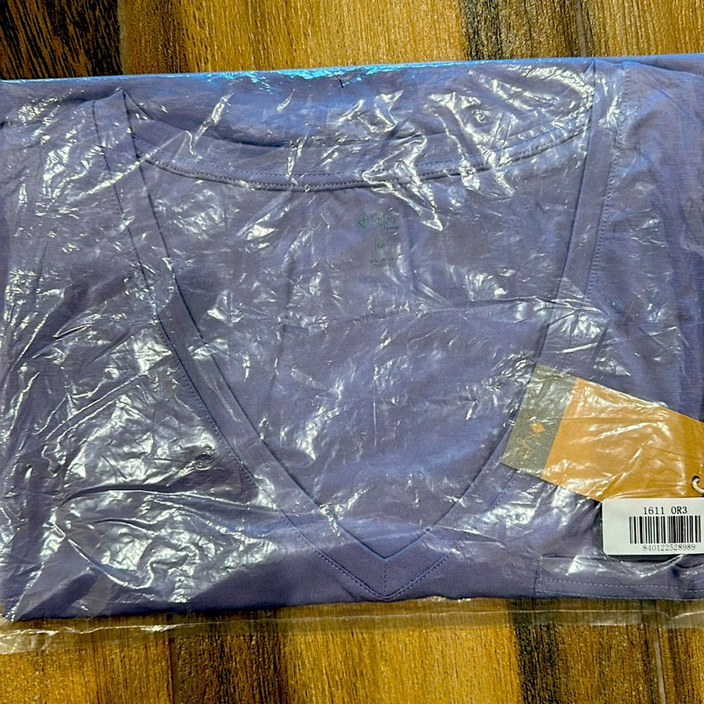 Kyte women’s  relaxed v neck